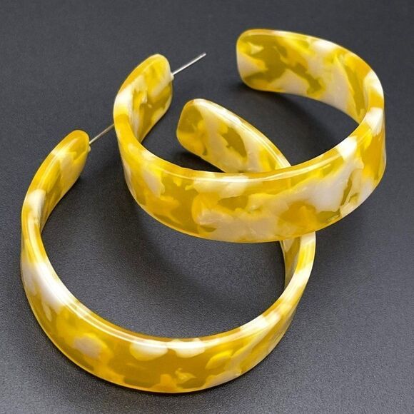 Yellow with Pearly White Swirl Acrylic Chunky Open Hoop Post Back Earrings - Picture 1 of 11